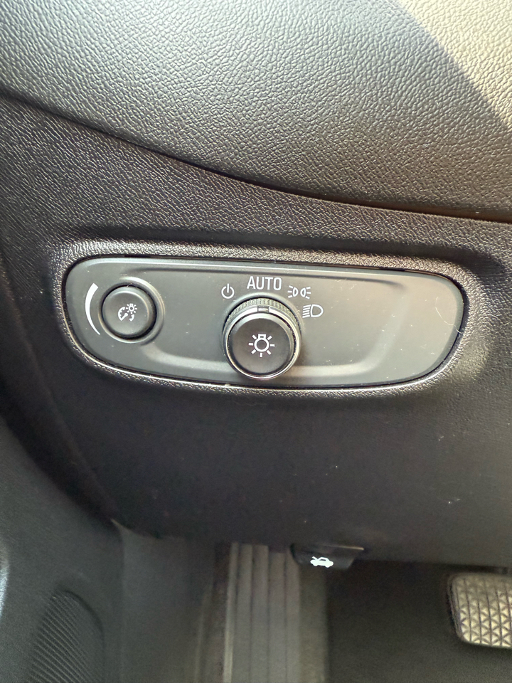 2018 Chevrolet Equinox LT photo 15