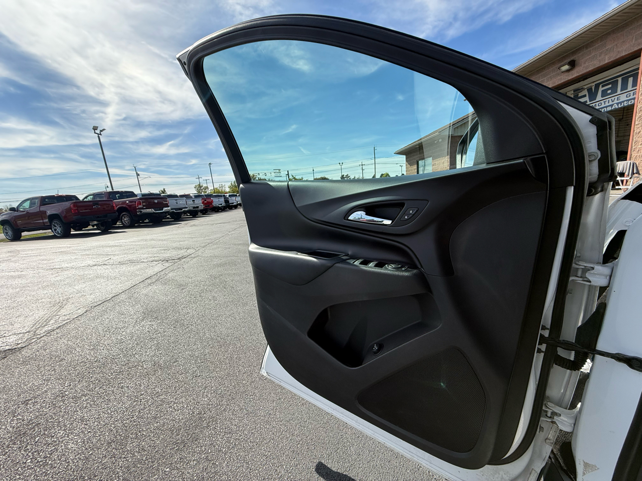 2018 Chevrolet Equinox LT photo 16