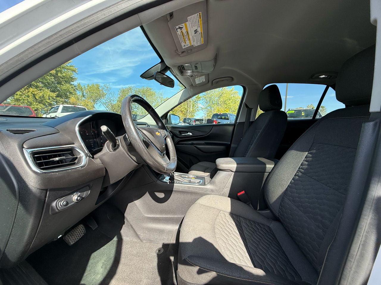 2018 Chevrolet Equinox LT photo 17