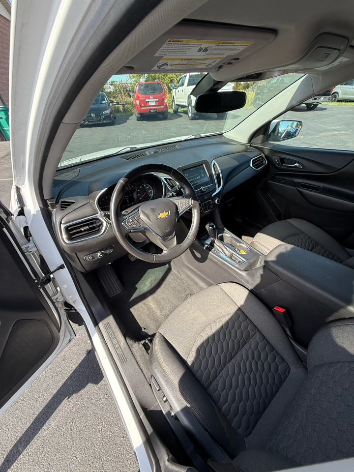 2018 Chevrolet Equinox LT photo 18