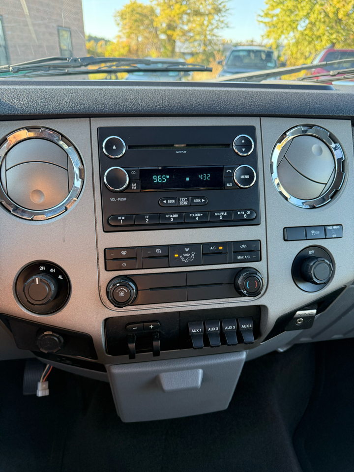 2016 Ford F-350 XLT photo 8