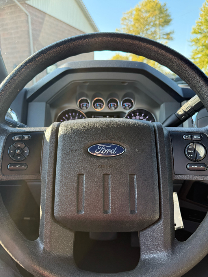 2016 Ford F-350 XLT photo 11