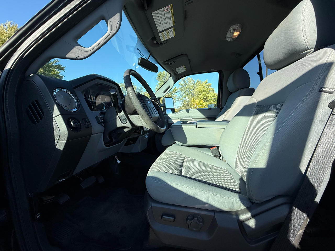 2016 Ford F-350 XLT photo 13