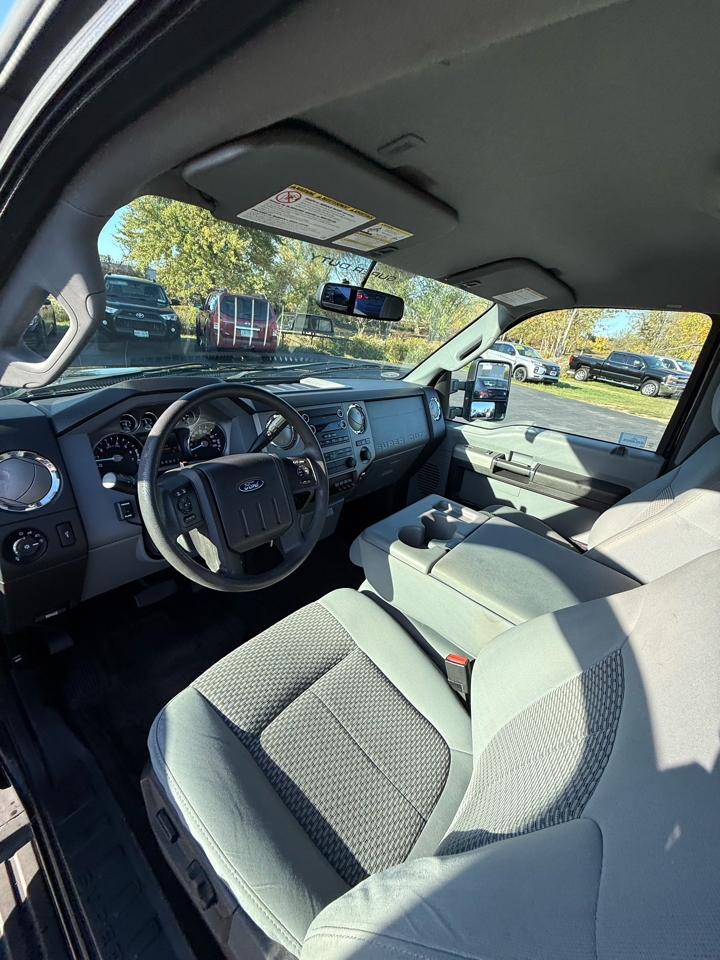 2016 Ford F-350 XLT photo 14