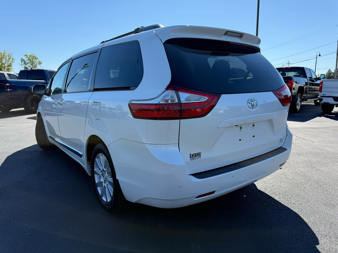 2017 Toyota Sienna XLE photo 7