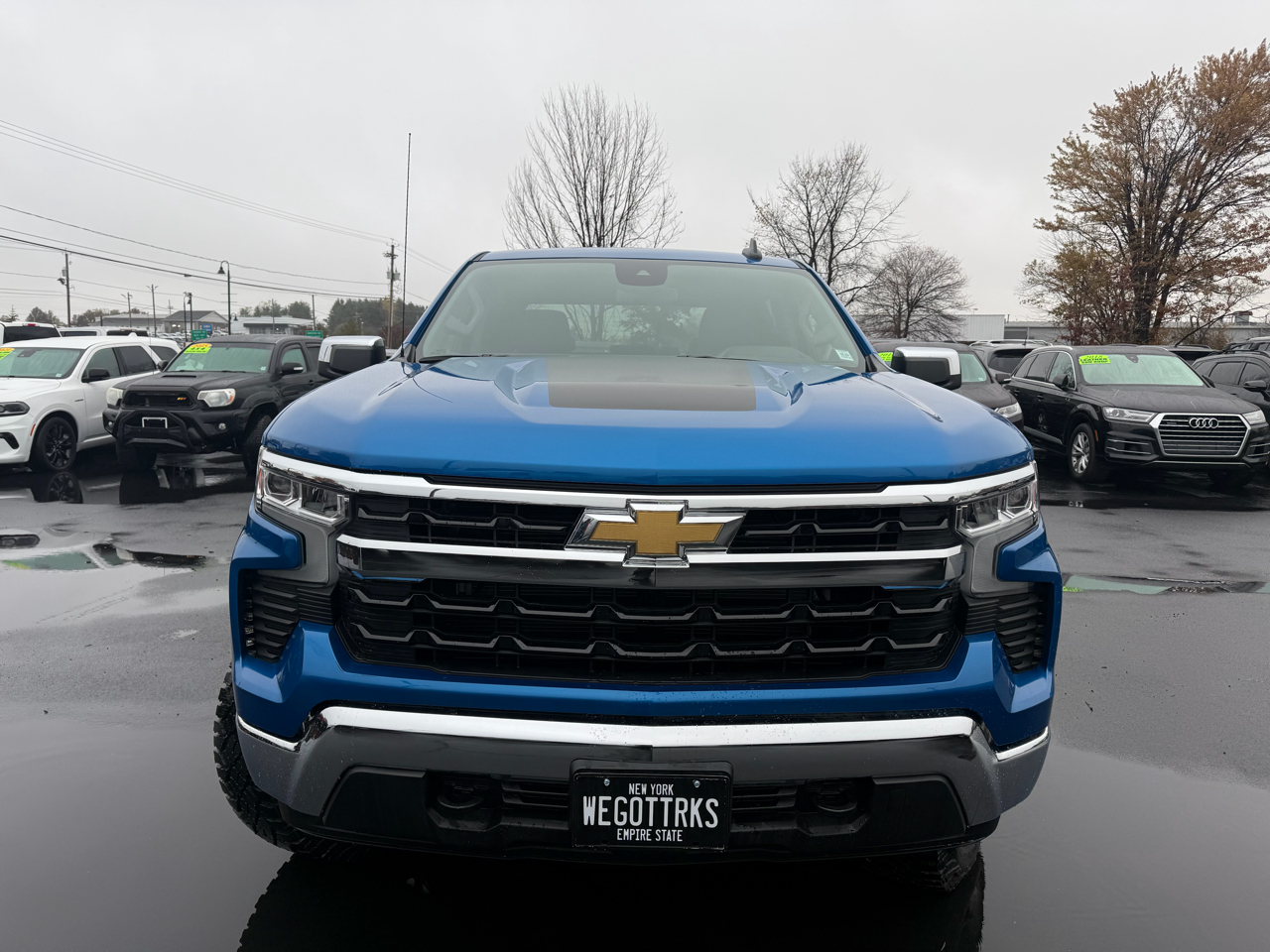2022 Chevrolet Silverado 1500 LT photo 3