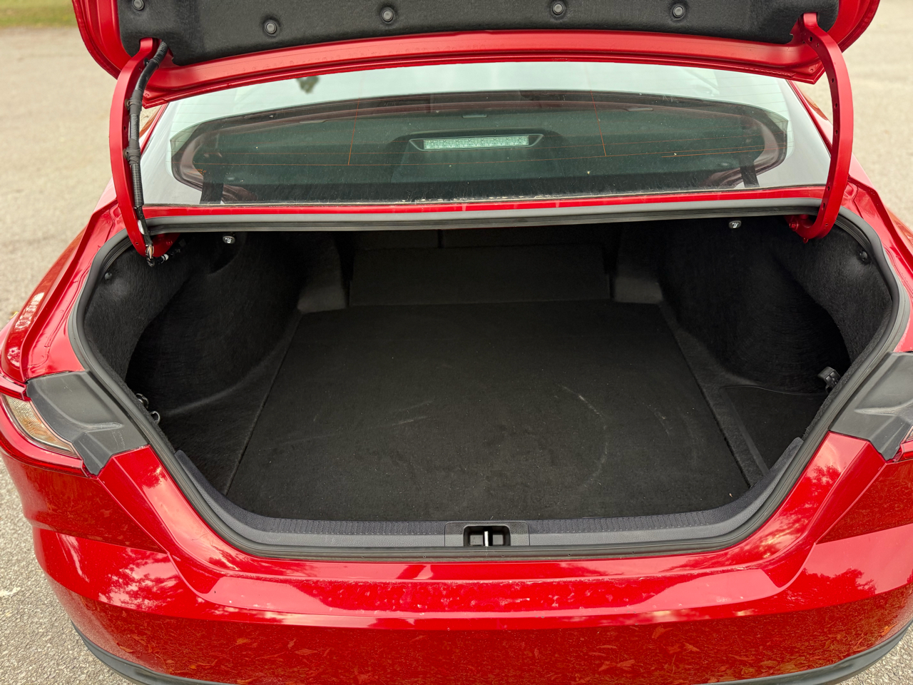 Toyota Camry Hybrid XLE 2025