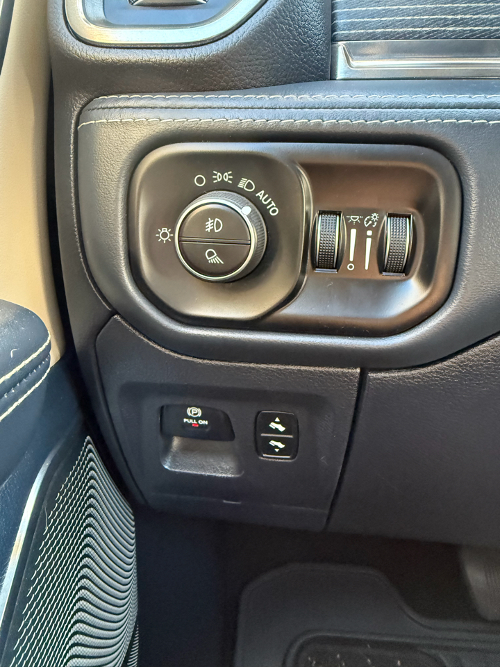 RAM 1500 Limited Crew Cab SWB 4WD 2020