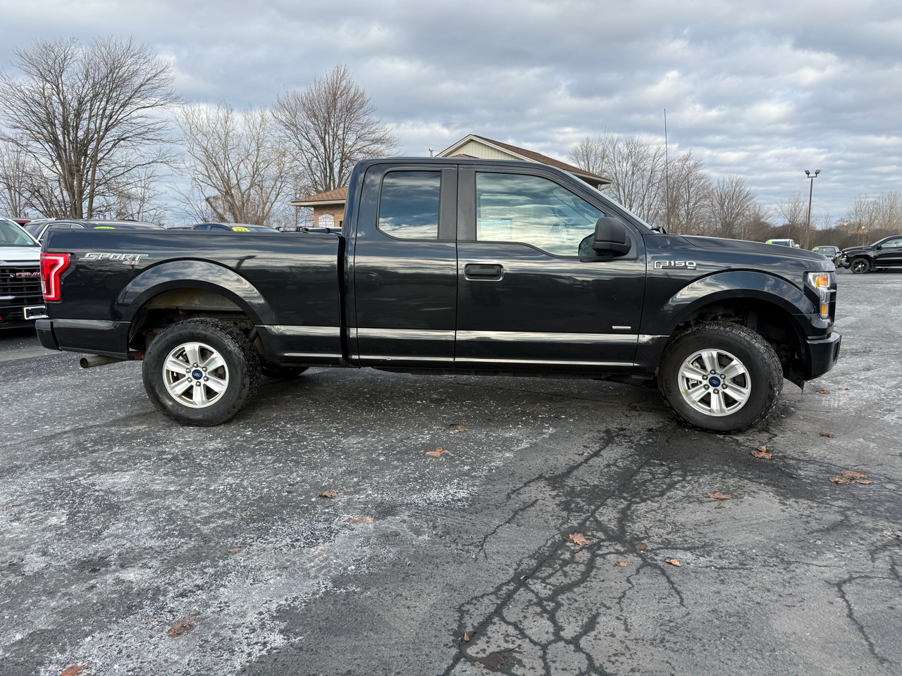 2015 Ford F-150 XLT photo 3