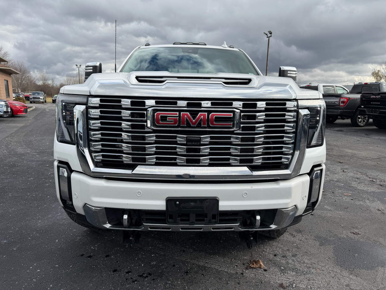 2024 Gmc Sierra HD Denali photo 2