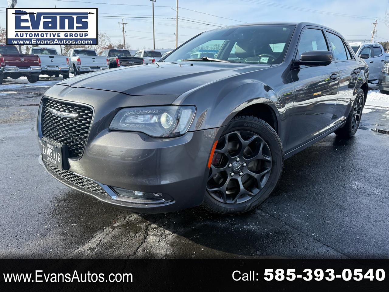 2019 Chrysler 300 S's photo