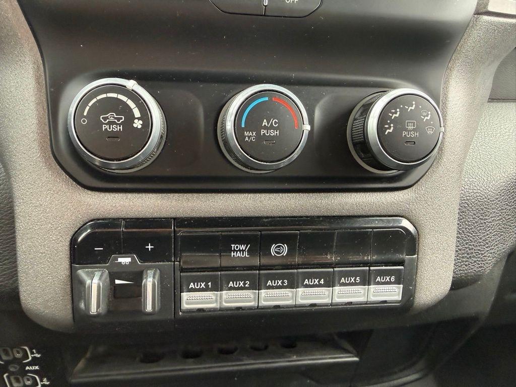 RAM 2500 Tradesman Crew Cab SWB 4WD 2021