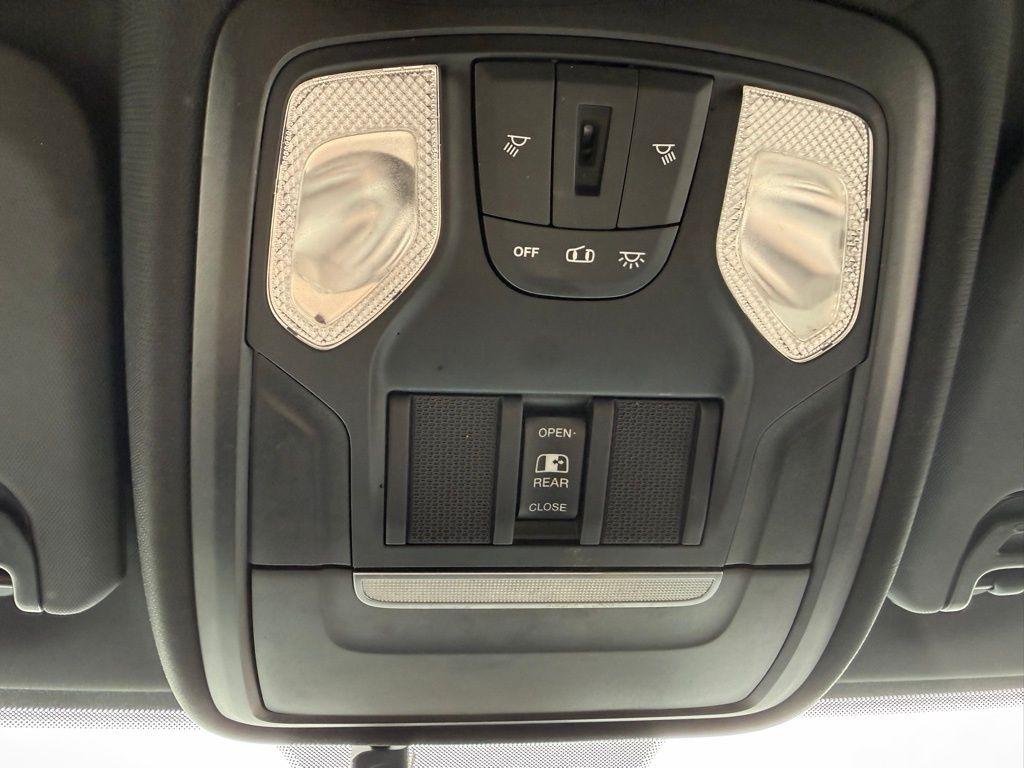 RAM 2500 Tradesman Crew Cab SWB 4WD 2021
