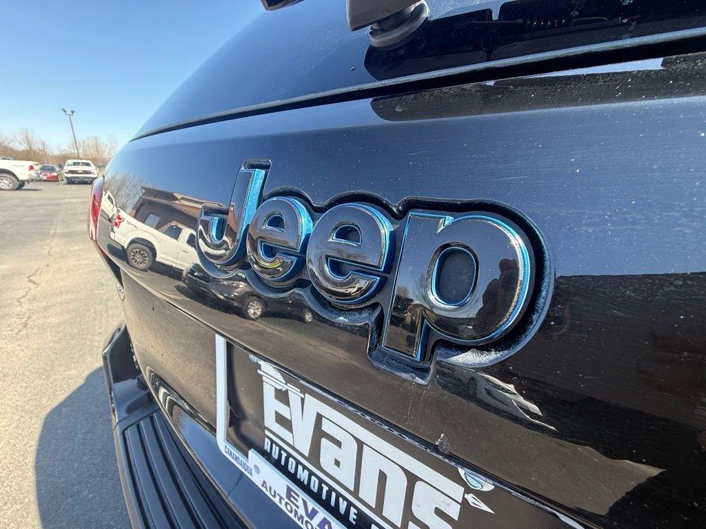 Jeep Grand Cherokee Laredo 4WD 2020