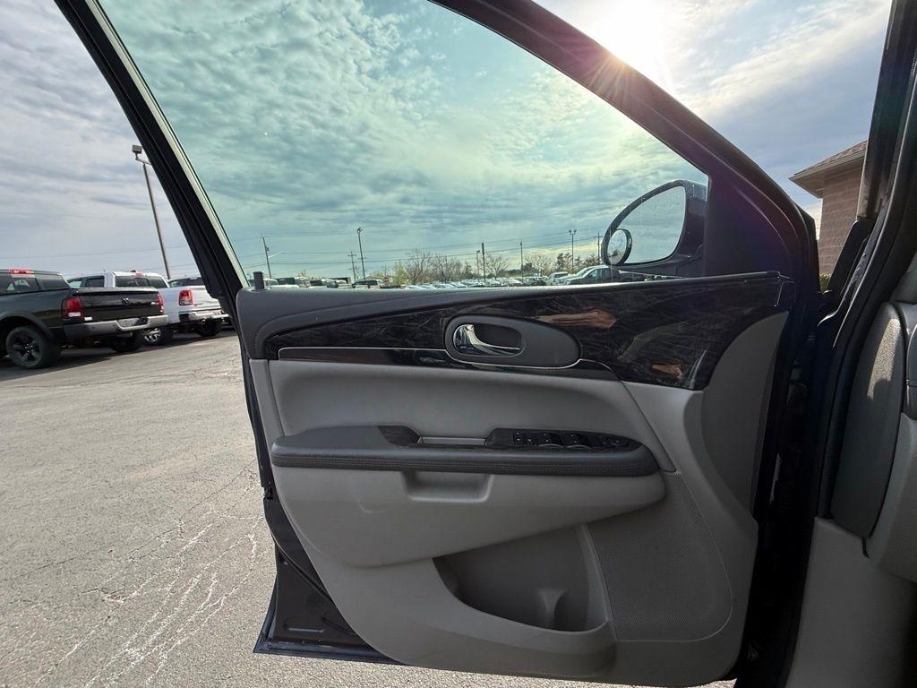 Buick Enclave Convenience FWD 2014