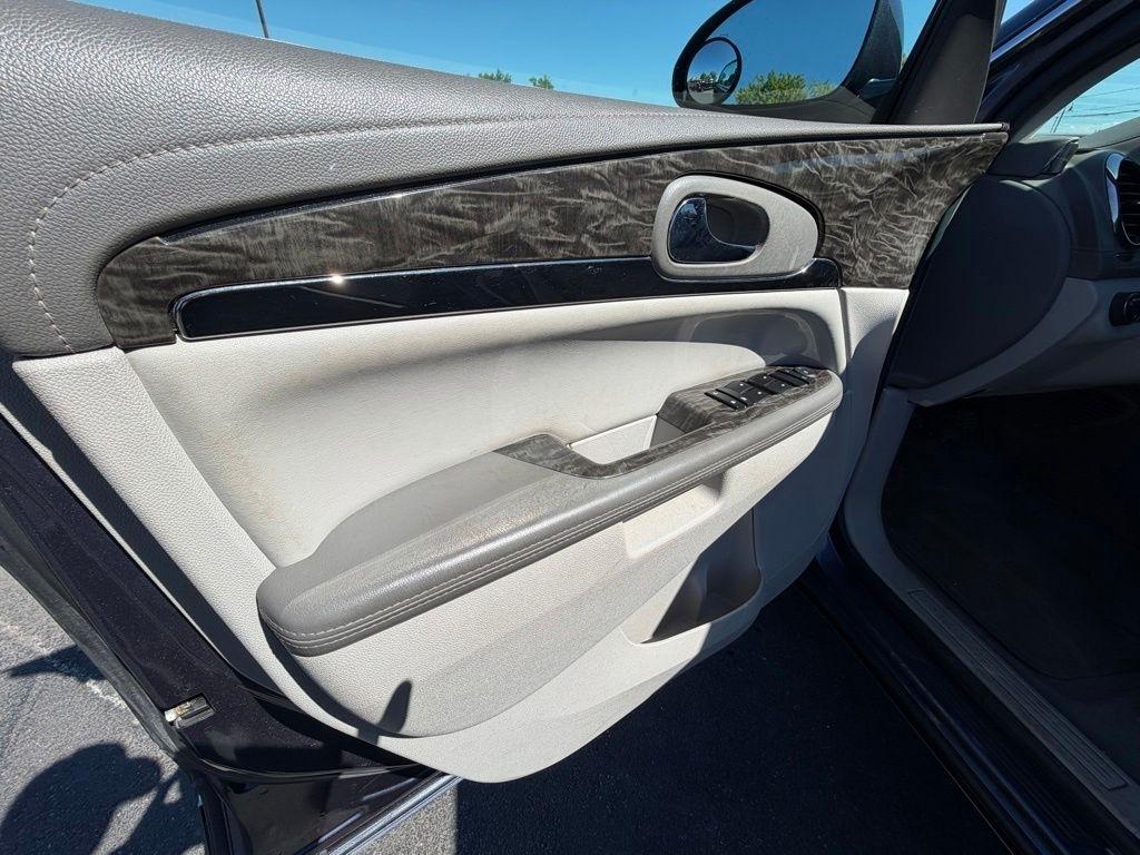 Buick Enclave Convenience FWD 2014