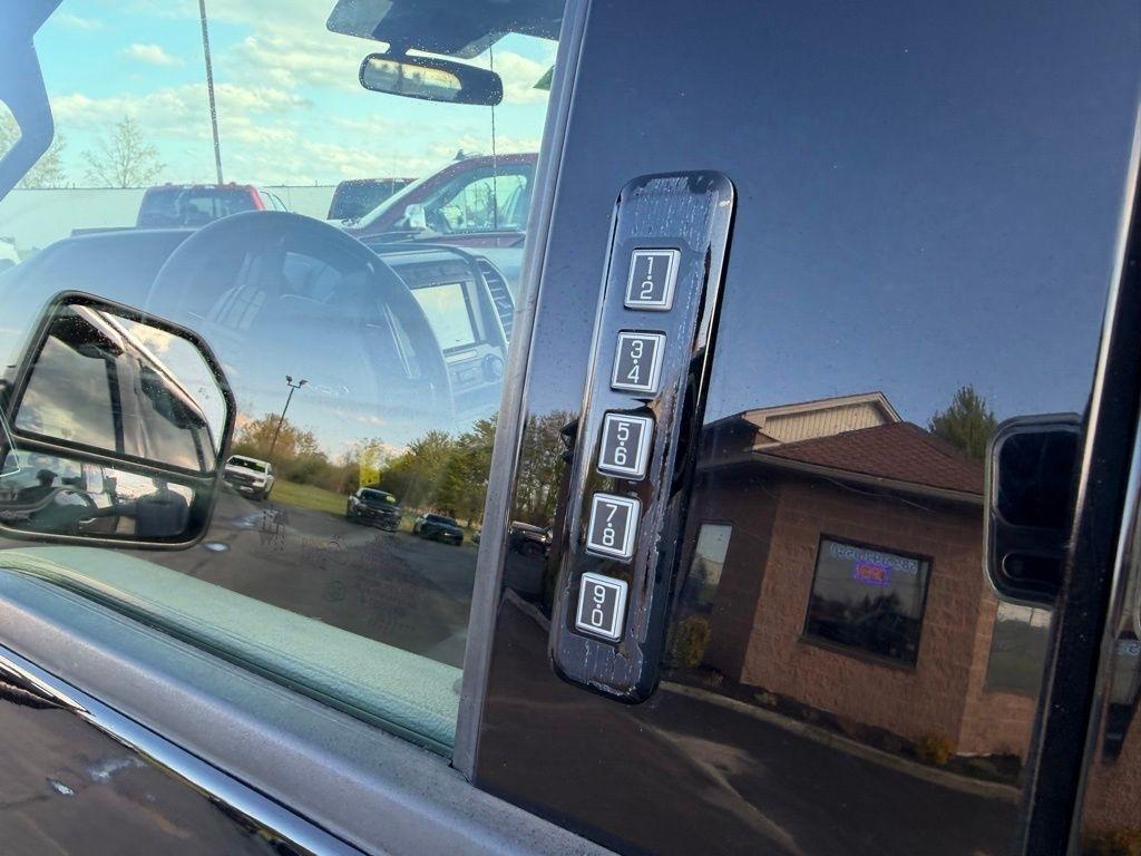 Ford F-350 SD XLT SuperCab Long Bed 4WD 2022