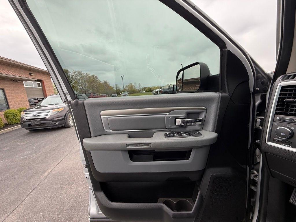 RAM 2500 SLT Crew Cab SWB 4WD 2018