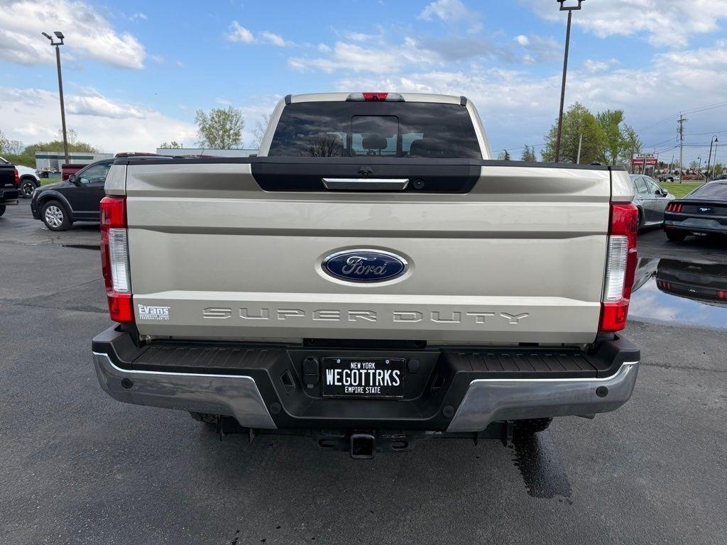 Ford F-250 SD Lariat Crew Cab 4WD 2017