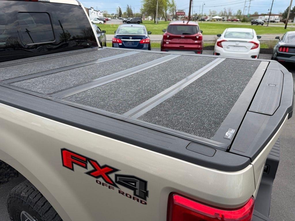 Ford F-250 SD Lariat Crew Cab 4WD 2017