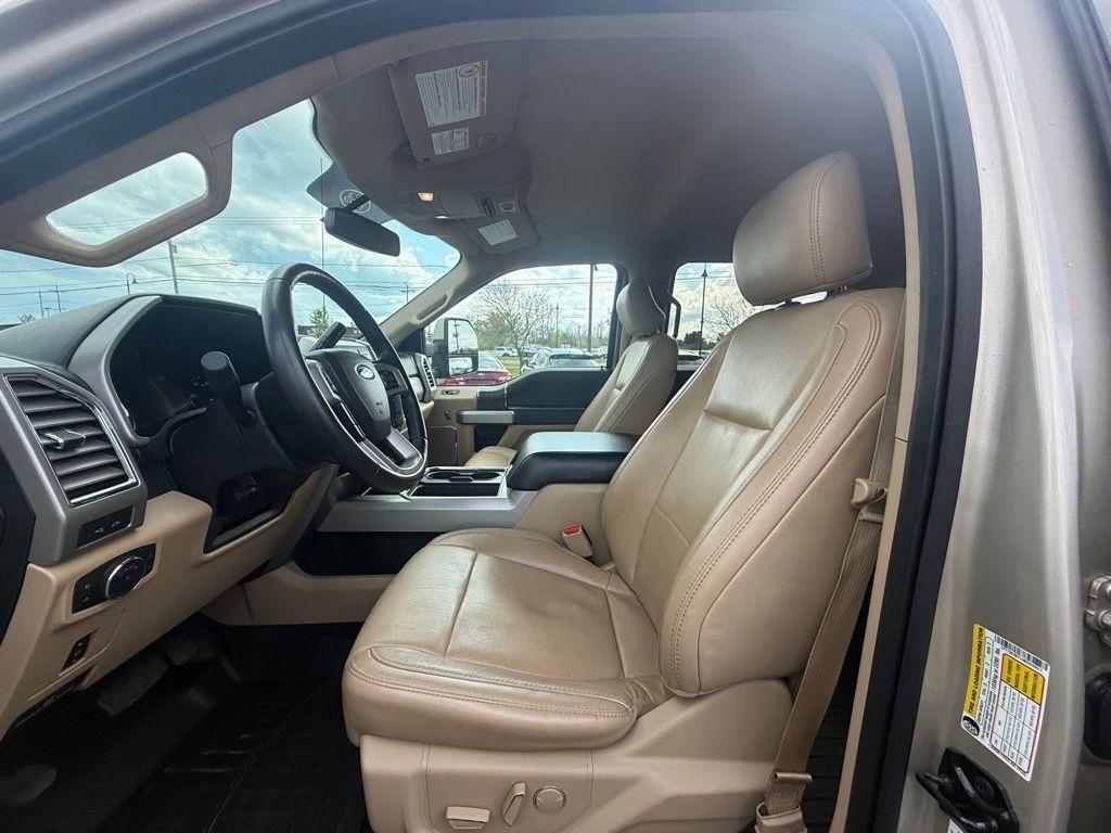 Ford F-250 SD Lariat Crew Cab 4WD 2017