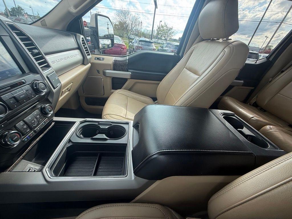 Ford F-250 SD Lariat Crew Cab 4WD 2017