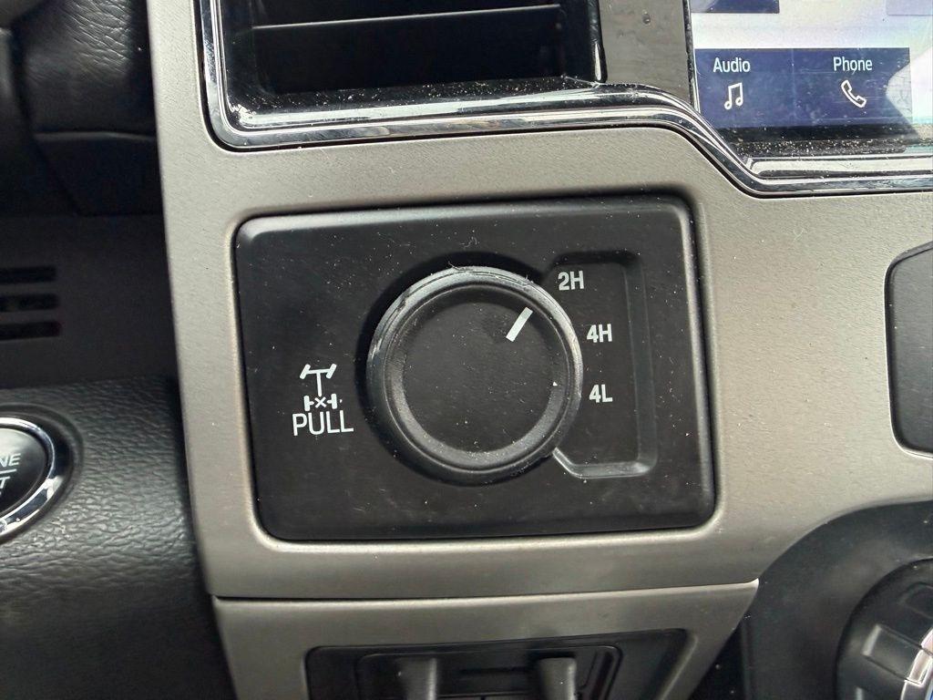 Ford F-350 SD Lariat Crew Cab Short Bed 4WD 2022