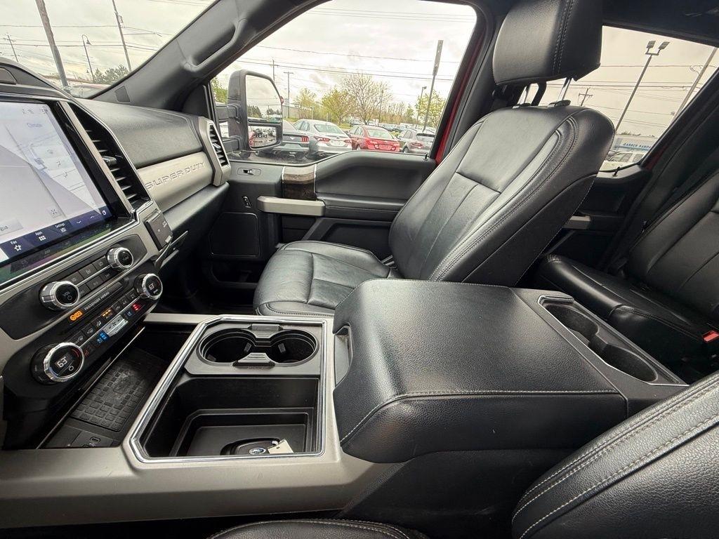 Ford F-350 SD Lariat Crew Cab Short Bed 4WD 2022