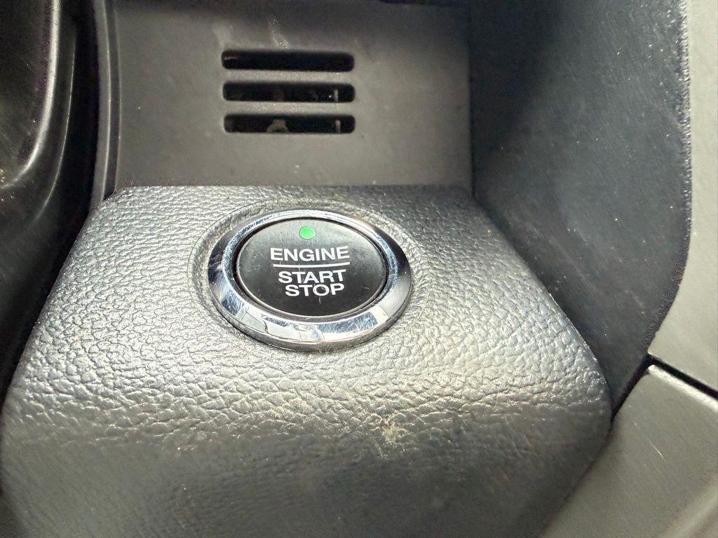Ford F-350 SD Lariat Crew Cab Short Bed 4WD 2022