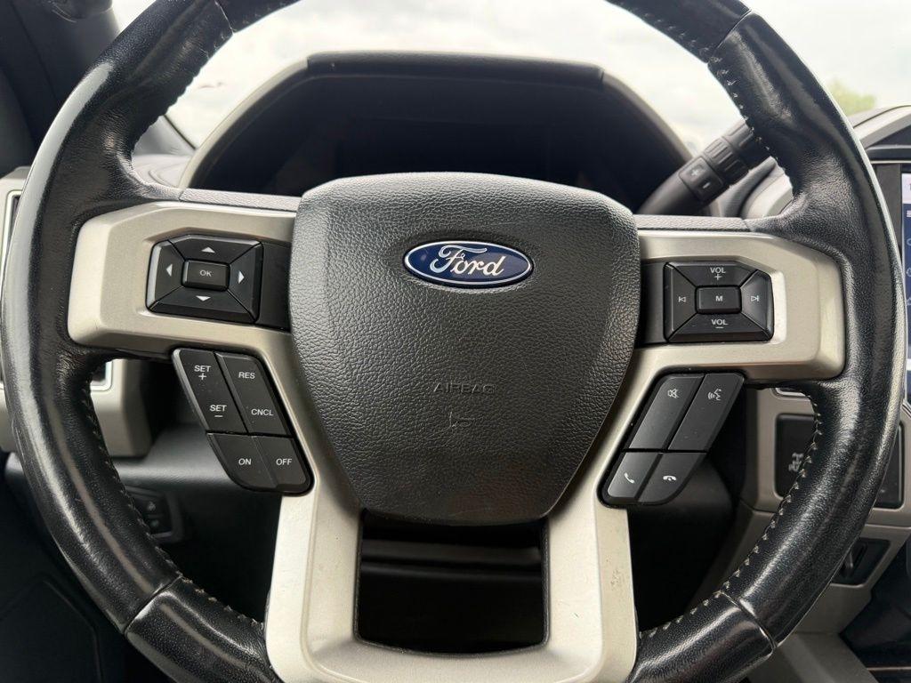 Ford F-350 SD Lariat Crew Cab Short Bed 4WD 2022