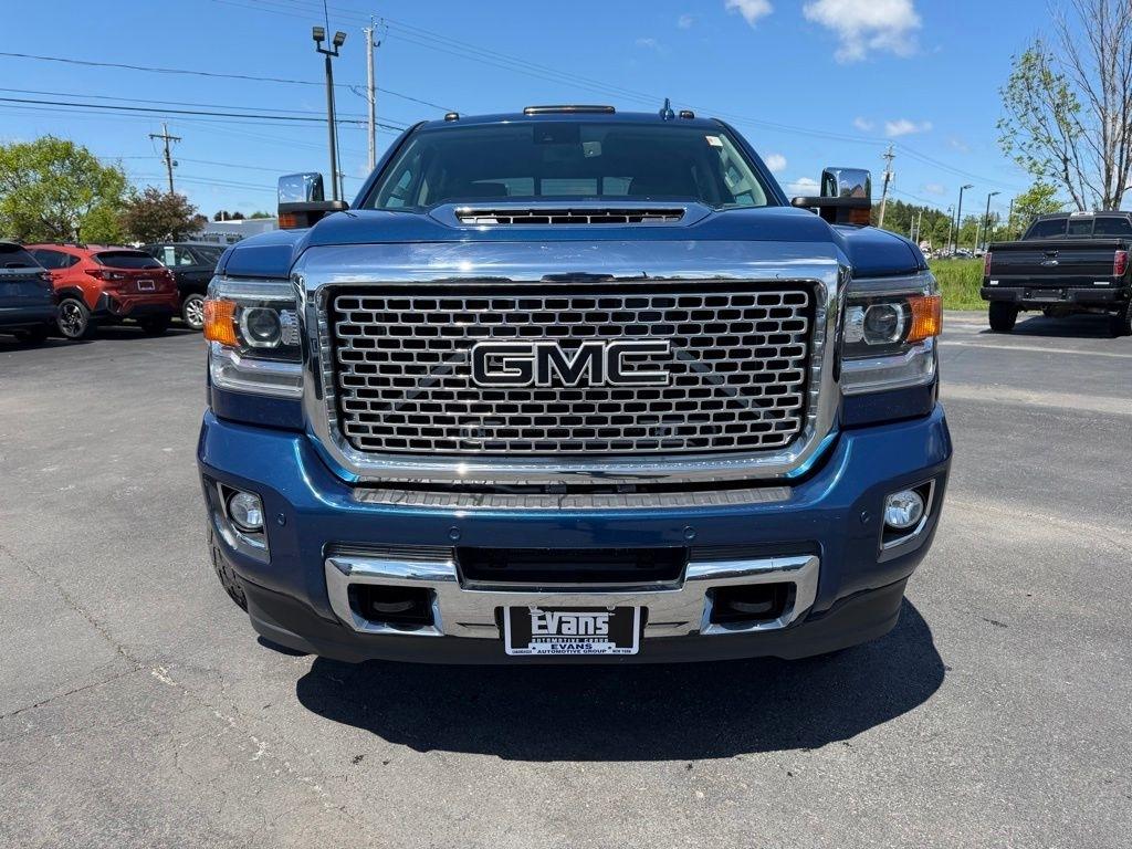 GMC Sierra 2500HD Denali Crew Cab 4WD 2017