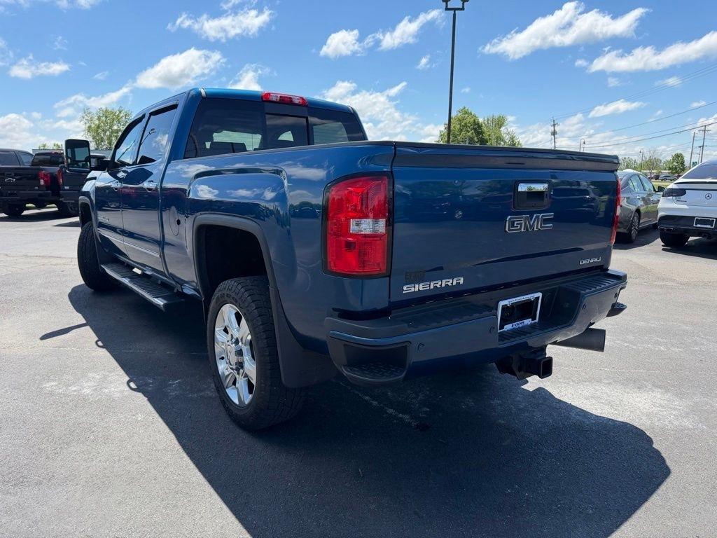 GMC Sierra 2500HD Denali Crew Cab 4WD 2017