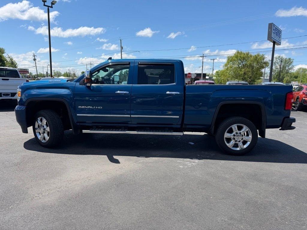 GMC Sierra 2500HD Denali Crew Cab 4WD 2017