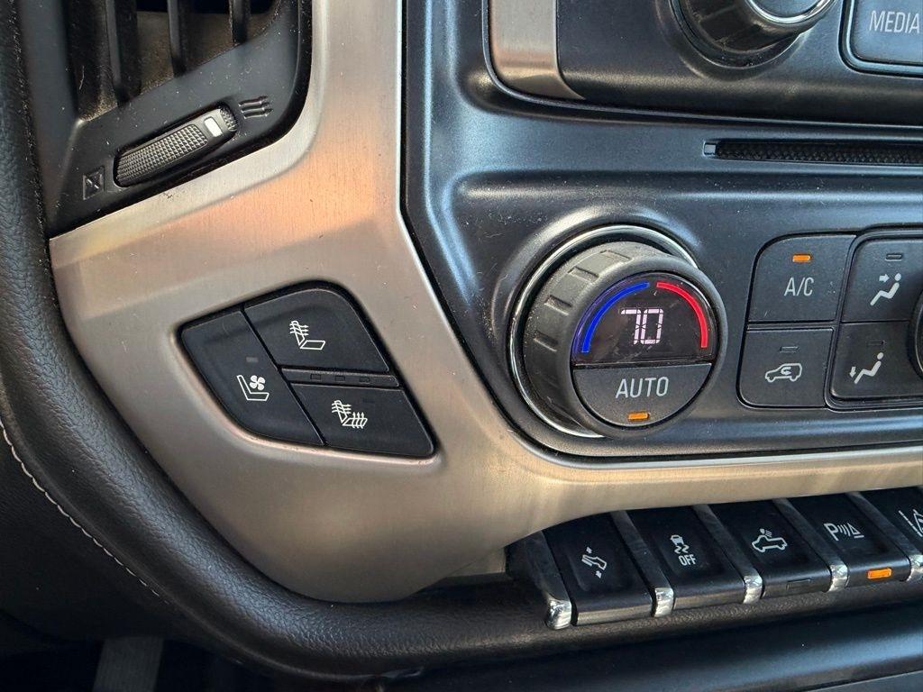 GMC Sierra 2500HD Denali Crew Cab 4WD 2017