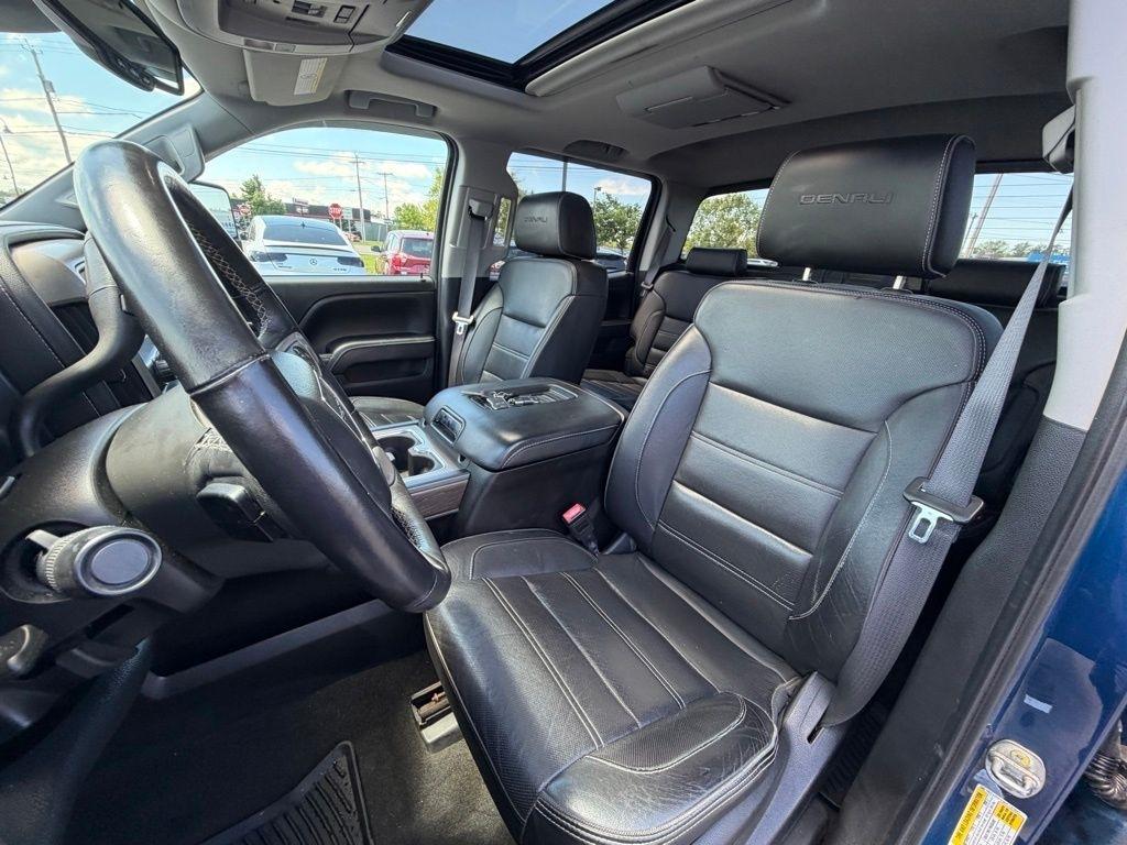 GMC Sierra 2500HD Denali Crew Cab 4WD 2017