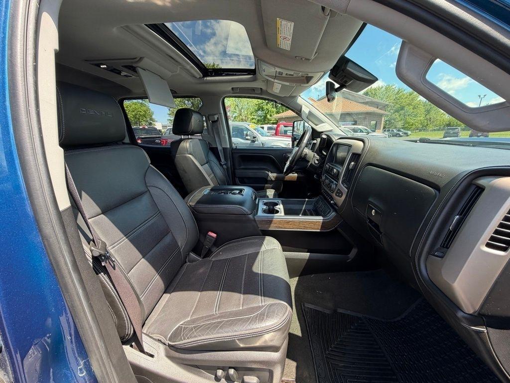 GMC Sierra 2500HD Denali Crew Cab 4WD 2017
