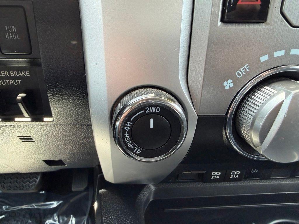 Toyota Tundra SR5 5.7L V8 CrewMax 4WD 2020
