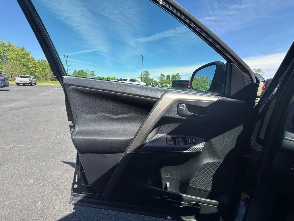 Toyota RAV4 XLE AWD 2013