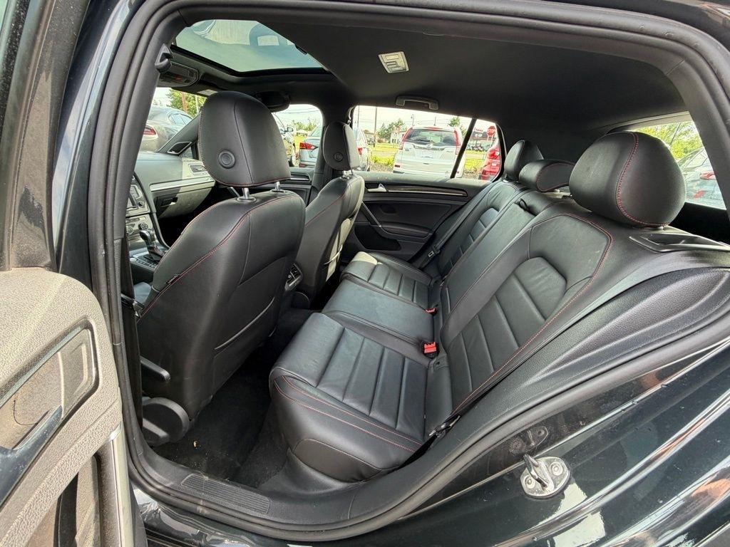 Volkswagen Golf GTI SE 6A 4-Door 2017