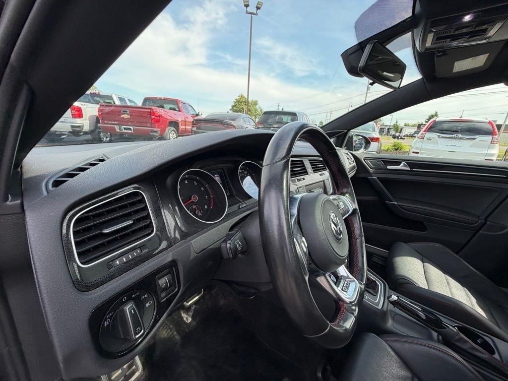 Volkswagen Golf GTI SE 6A 4-Door 2017