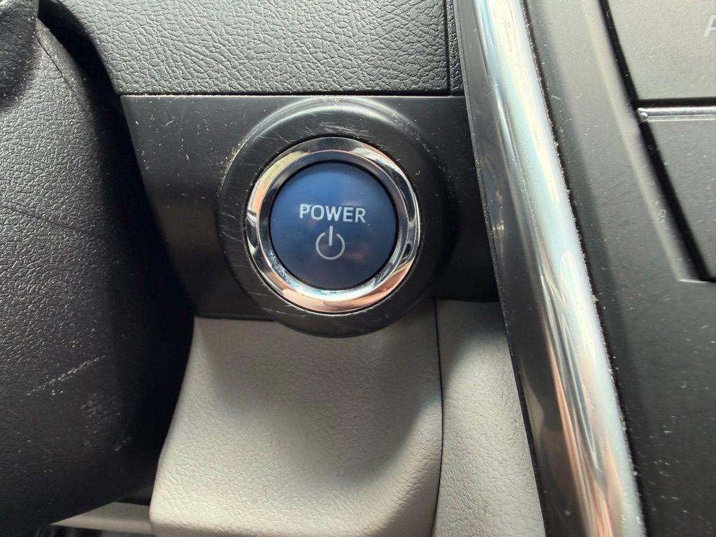 Toyota Camry Hybrid LE 2016