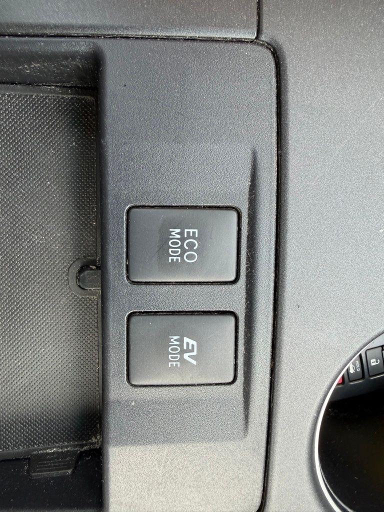 Toyota Camry Hybrid LE 2016