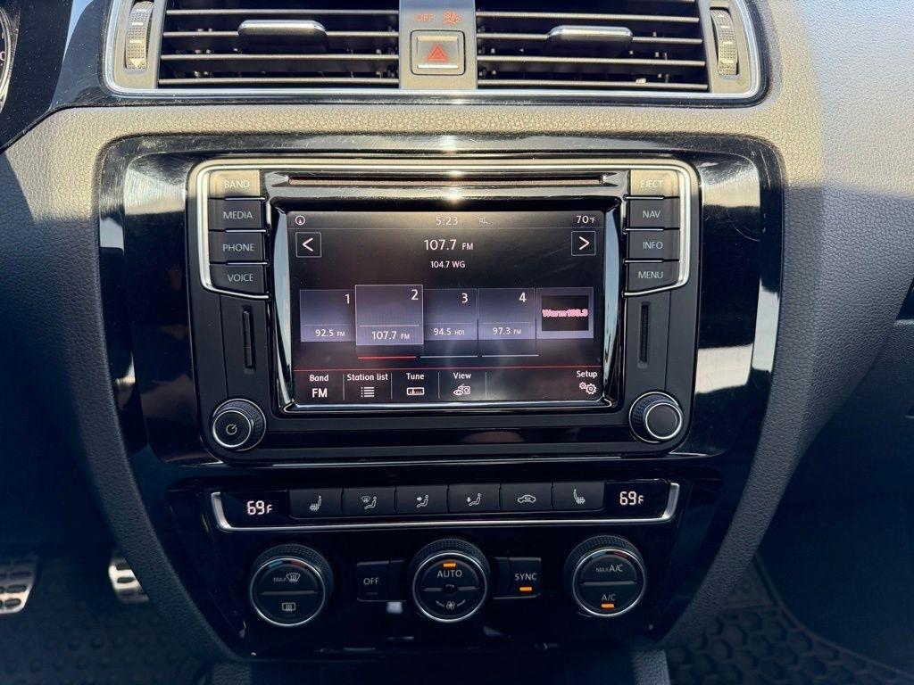 Volkswagen Jetta 2.0T GLI 6M 2017