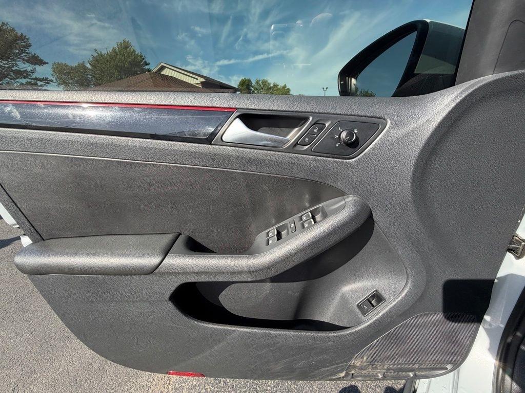 Volkswagen Jetta 2.0T GLI 6M 2017