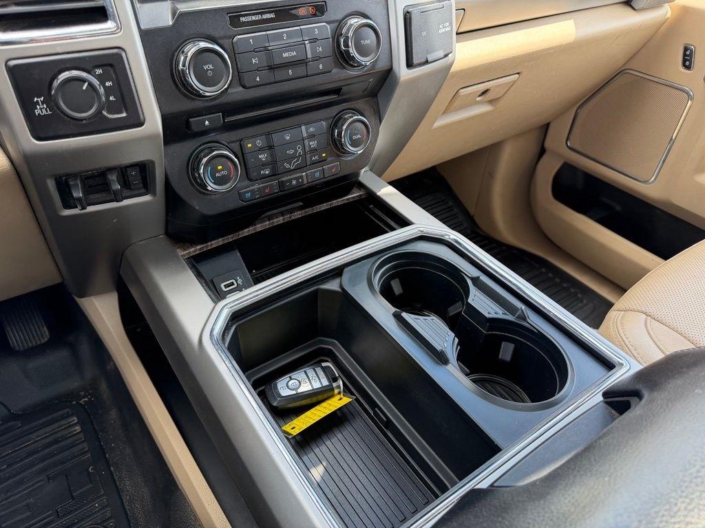 Ford F-350 SD Lariat Crew Cab 4WD 2018