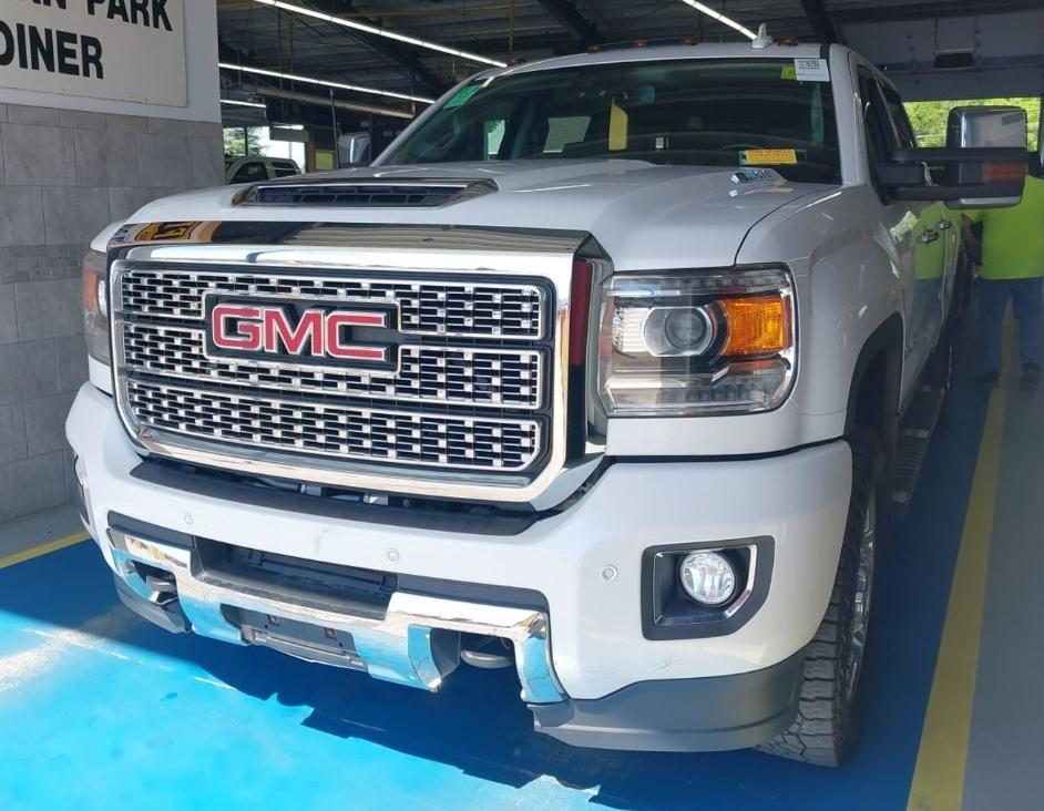 GMC Sierra 2500HD Denali Crew Cab 4WD 2019
