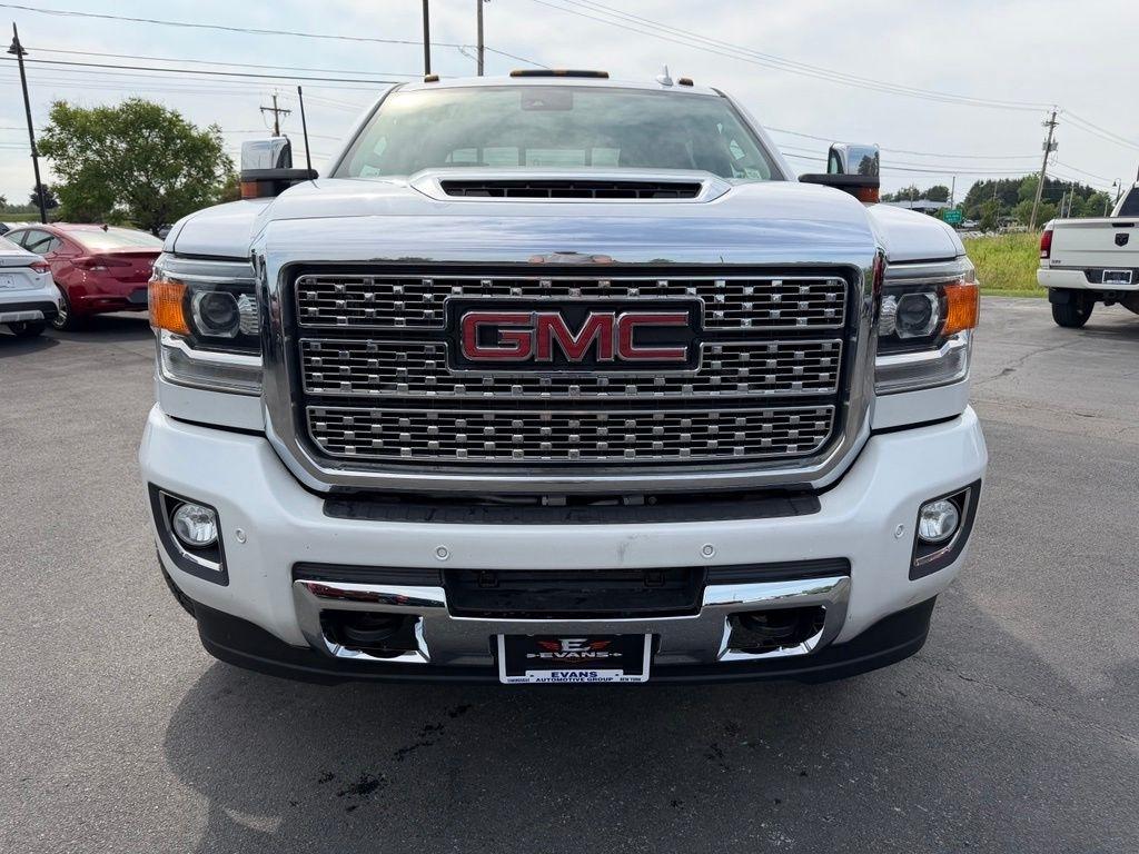 GMC Sierra 2500HD Denali Crew Cab 4WD 2019