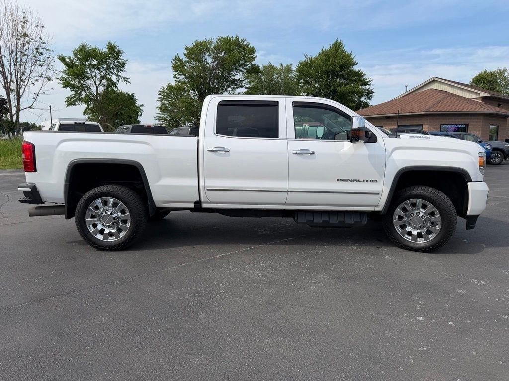 GMC Sierra 2500HD Denali Crew Cab 4WD 2019