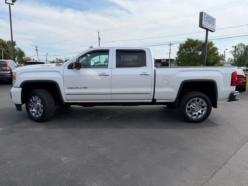 GMC Sierra 2500HD Denali Crew Cab 4WD 2019