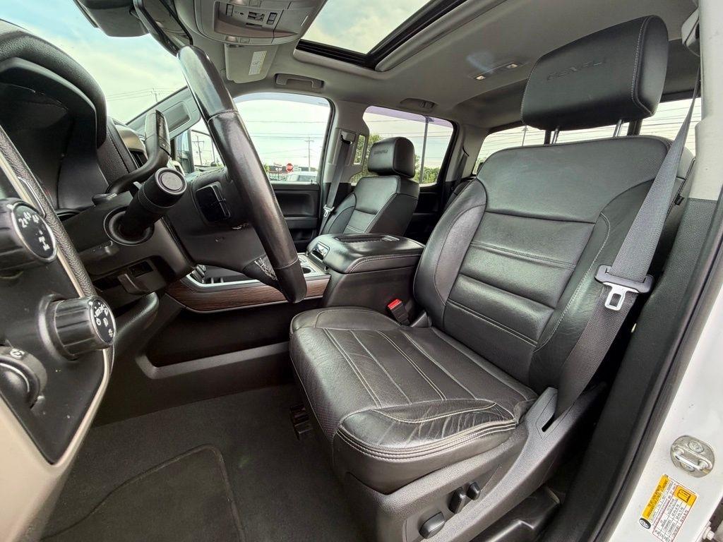 GMC Sierra 2500HD Denali Crew Cab 4WD 2019